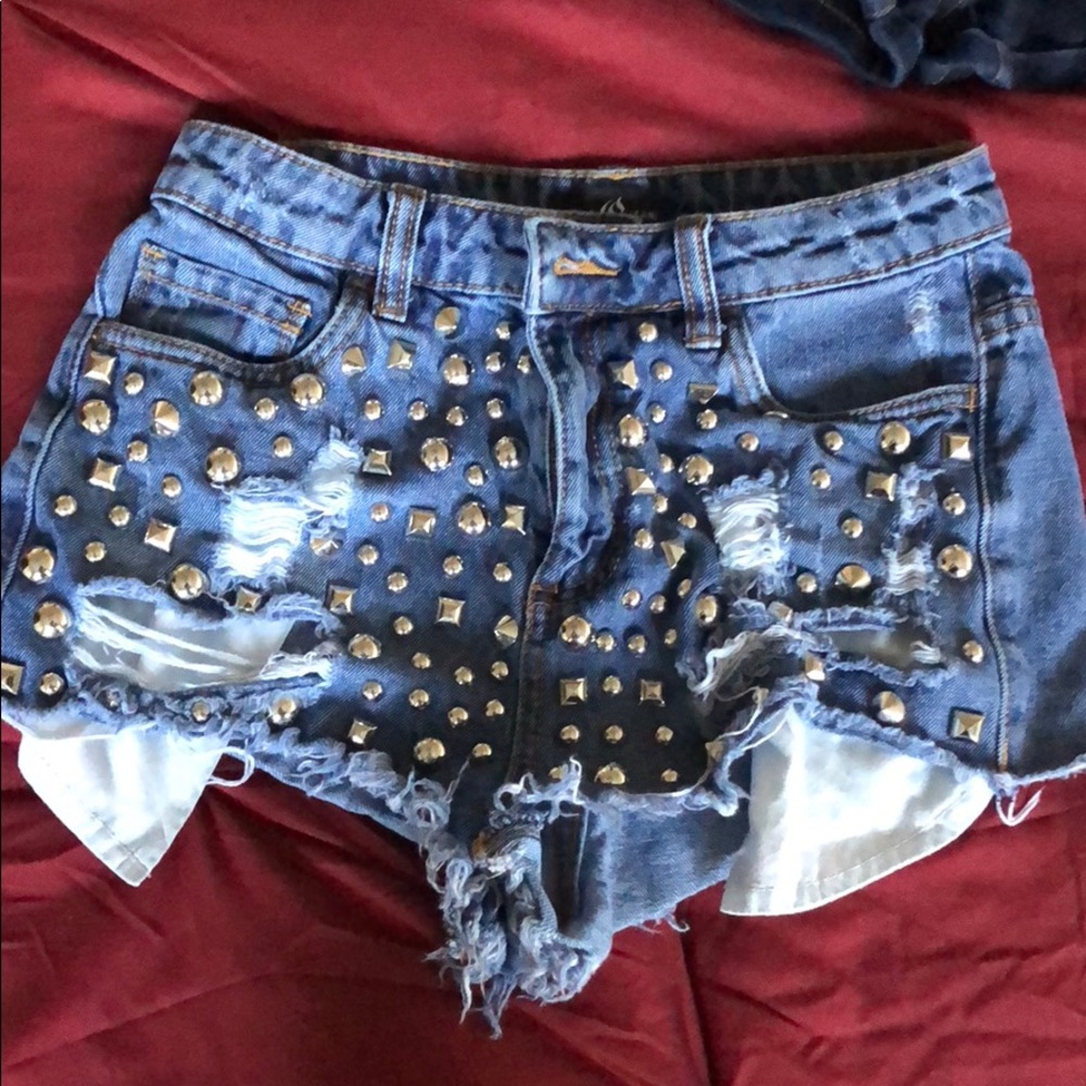 Stud jean shorts